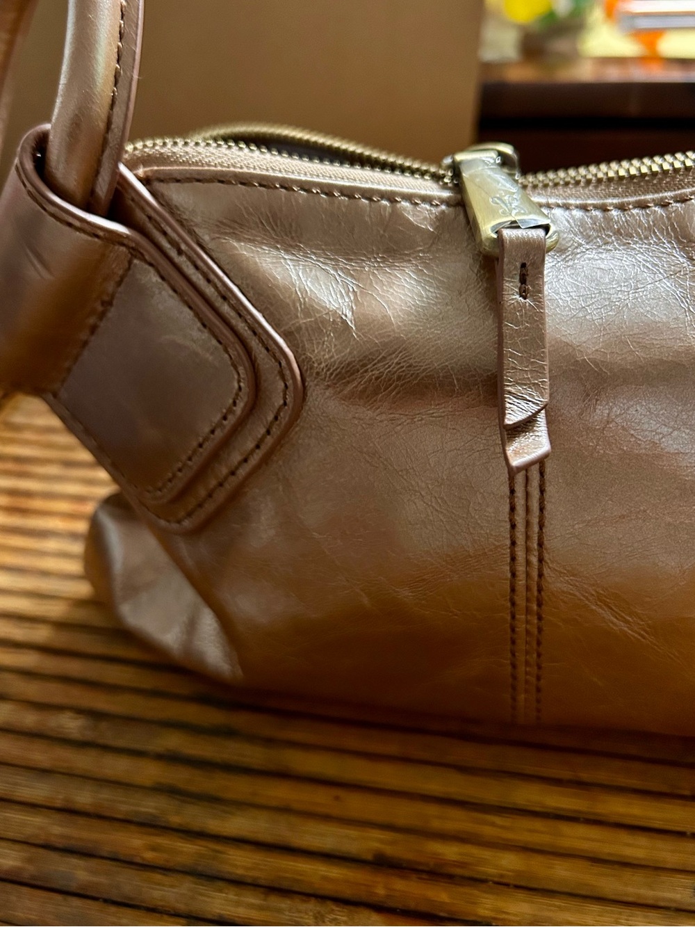 HOBO Metallic Rose Brown Sable Wristlet🤎 - Picture 4 of 16
